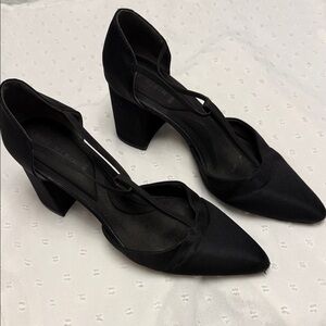 Anne Klein Black Pointed Toe Heels